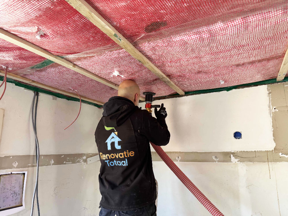 Zoldervloer isolatie van vliering